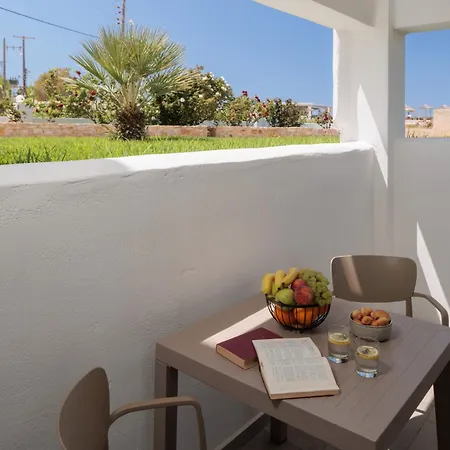 Maria's & شقة Agia Anna (Naxos)