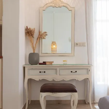 Maria's & شقة Agia Anna (Naxos)